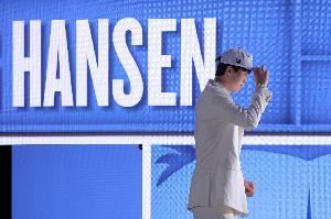 杨瀚森发博：我的征程才刚刚开始 你好NBA 我叫Hansen Yang